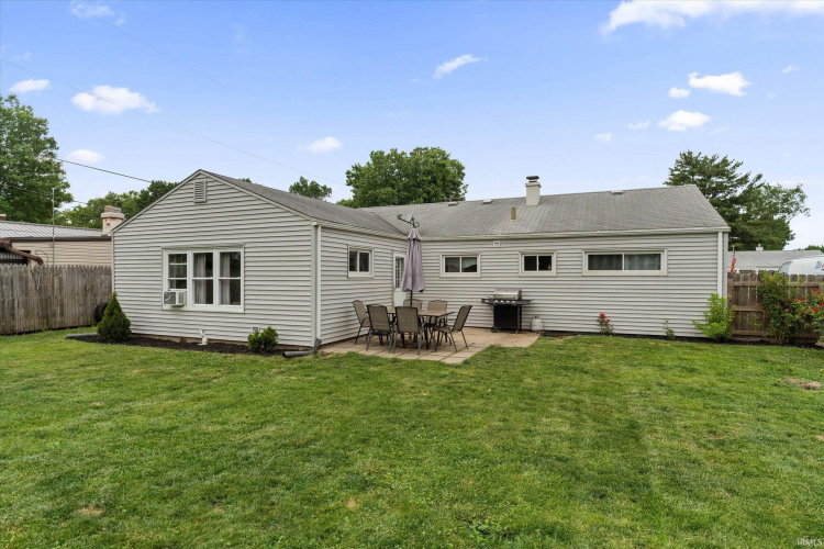 Listing Image 6
