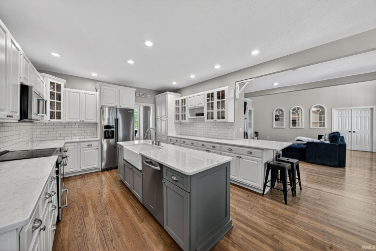 Listing Image 9