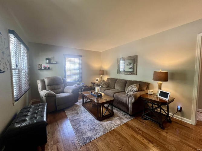 Listing Image 5