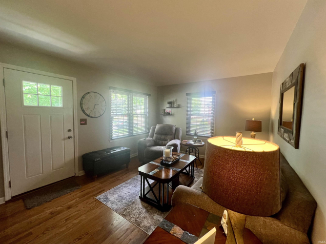 Listing Image 7