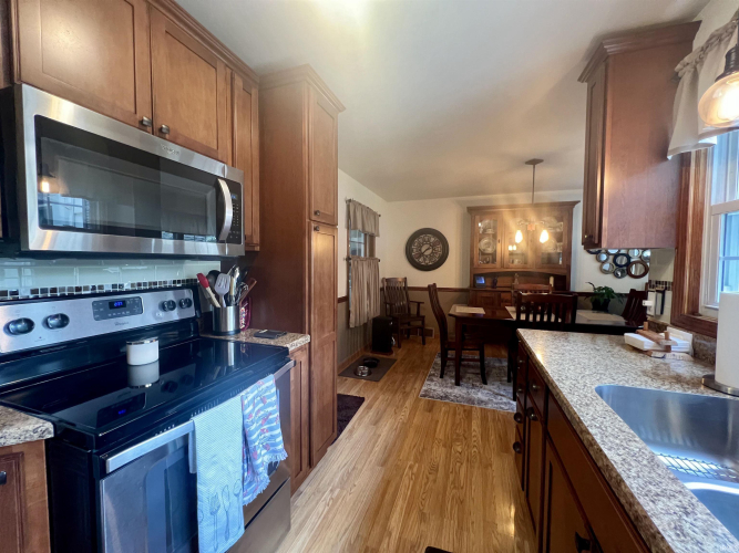 Listing Image 9