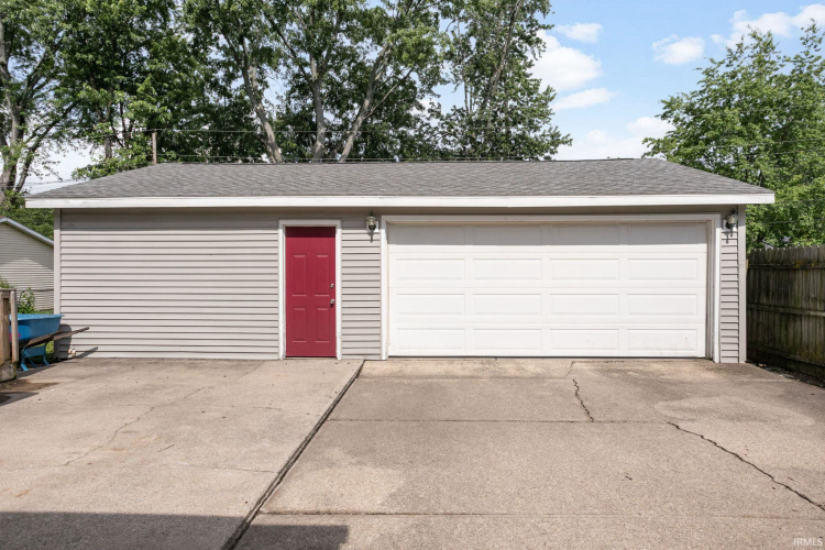 Listing Image 24