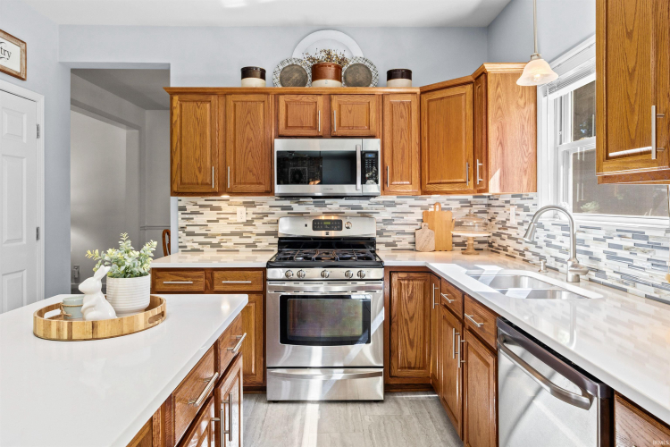Listing Image 12
