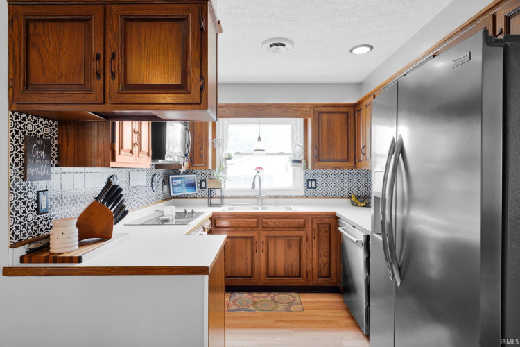 Listing Image 12