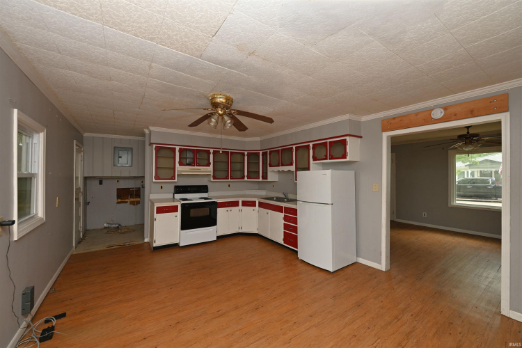 Listing Image 10
