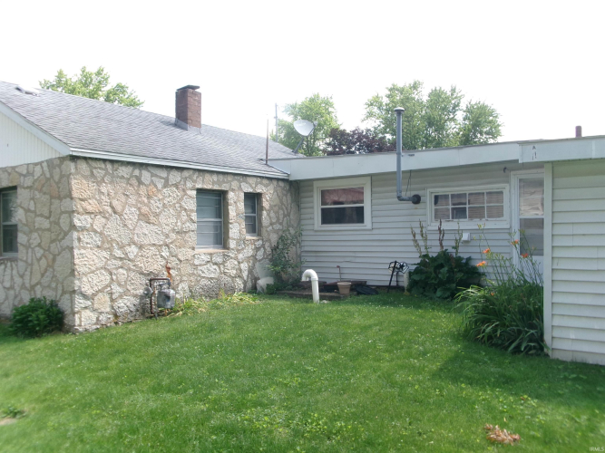 Listing Image 4