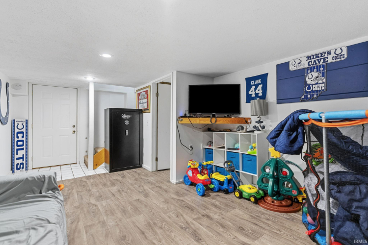 Listing Image 35
