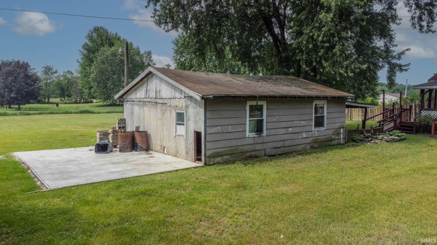 Listing Image 11