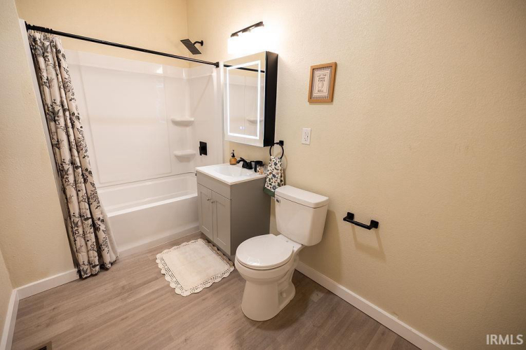 Listing Image 22