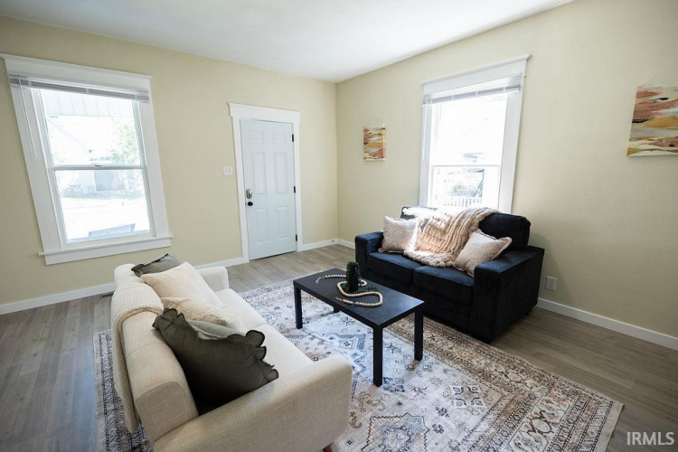 Listing Image 7