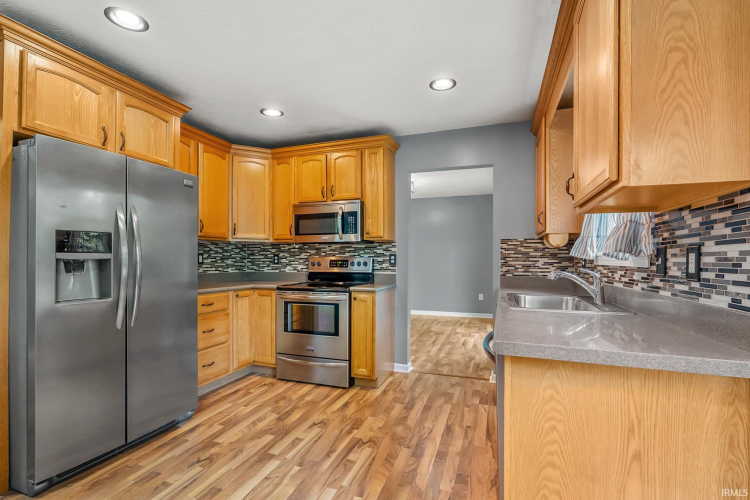 Listing Image 14
