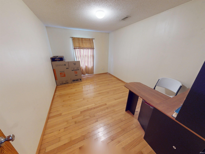 Listing Image 27