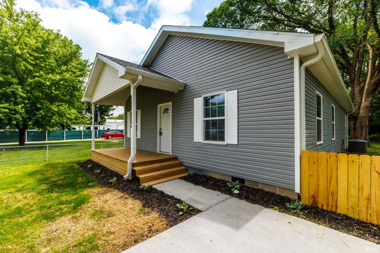 Listing Image 14