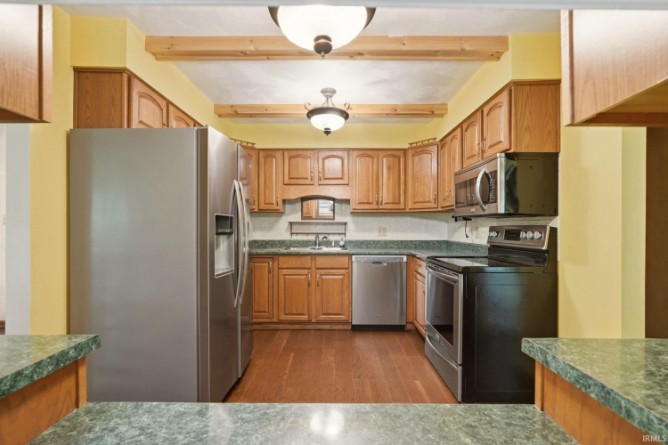 Listing Image 12