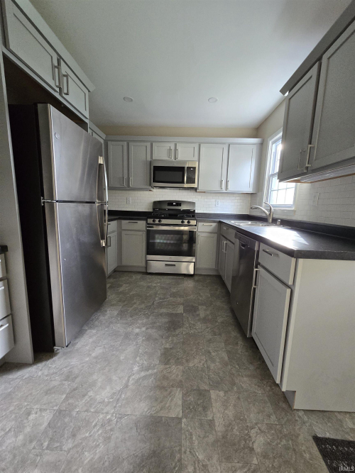 Listing Image 5