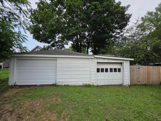 Listing Image 5