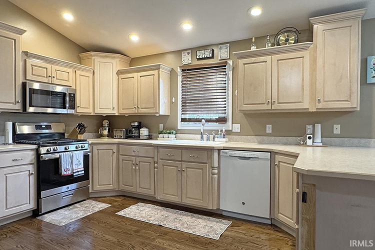 Listing Image 13
