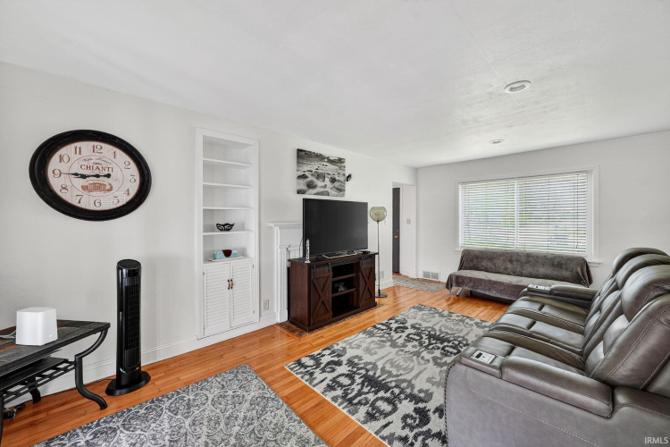 Listing Image 15