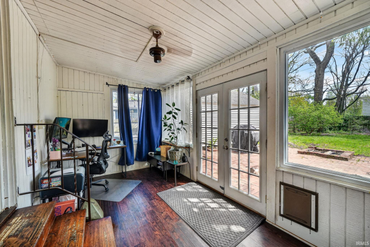 Listing Image 8
