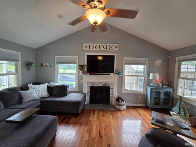 Listing Image 32