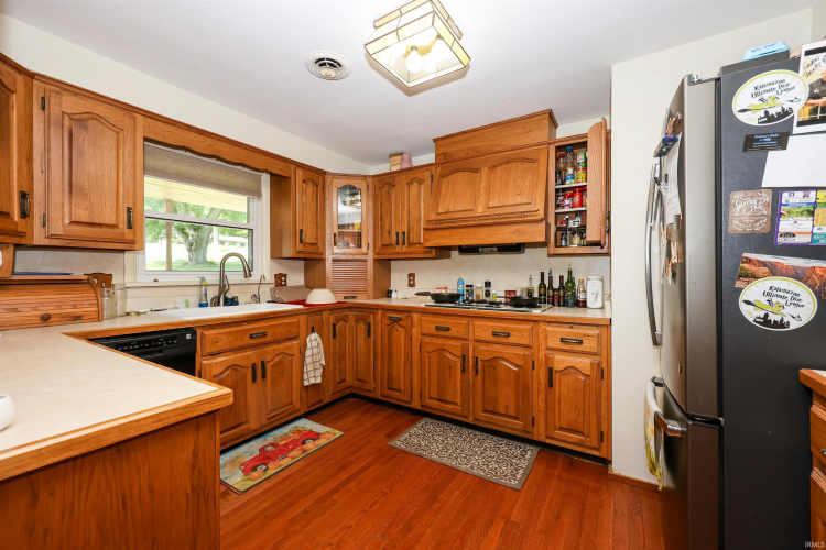 Listing Image 16