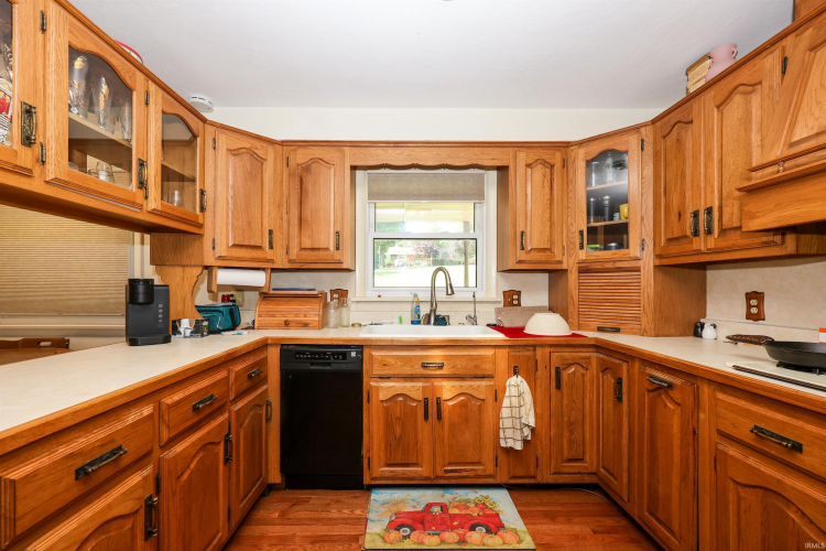 Listing Image 17
