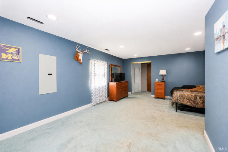 Listing Image 24