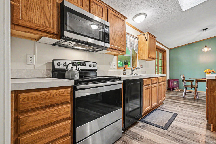 Listing Image 9