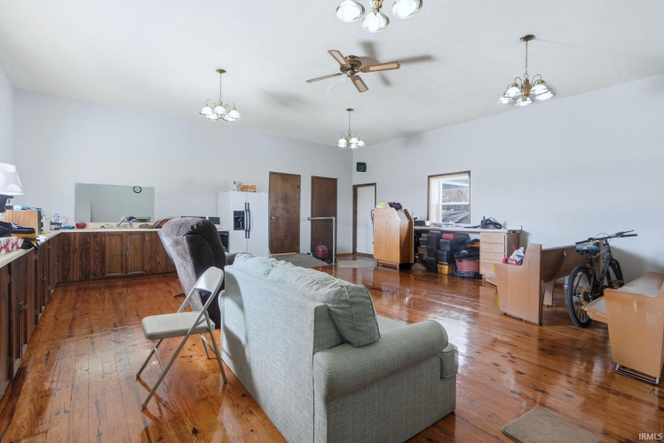 Listing Image 21