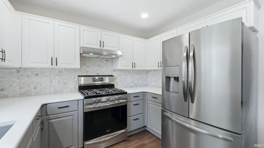 Listing Image 11
