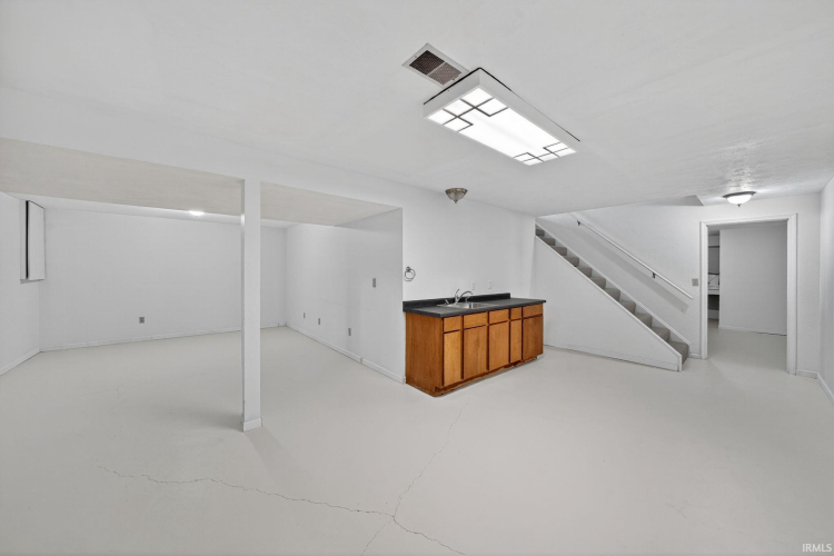 Listing Image 24