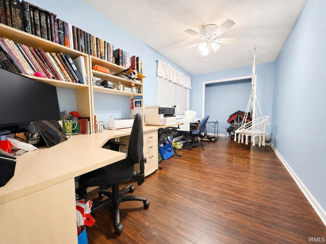 Listing Image 12