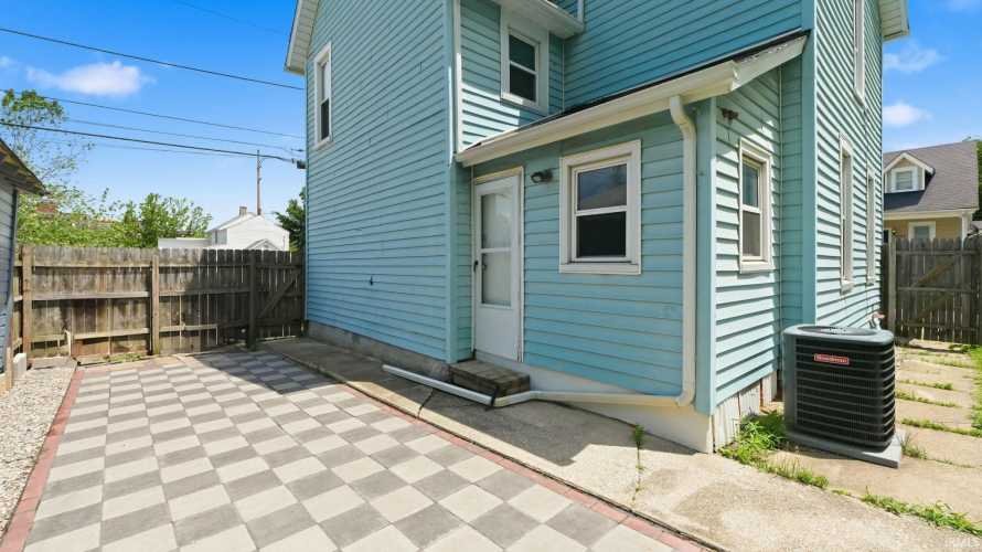 Listing Image 19
