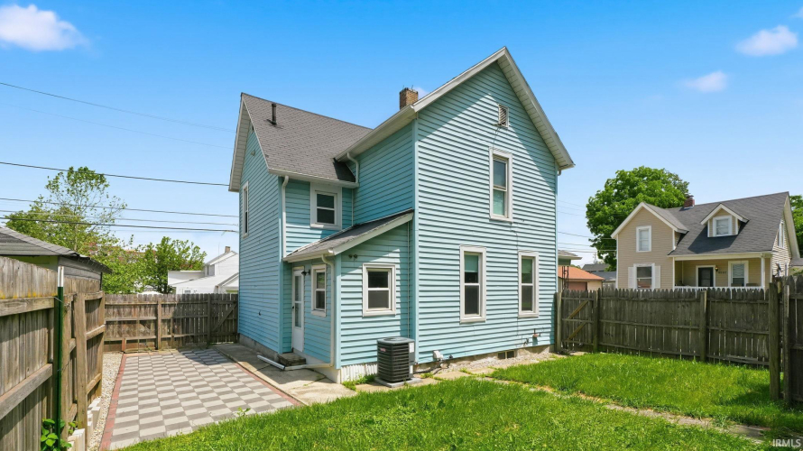 Listing Image 4