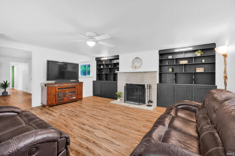 Listing Image 15