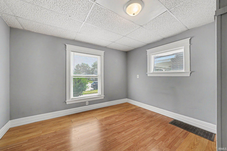 Listing Image 17