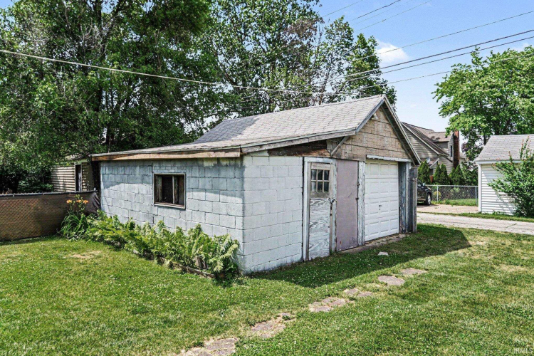 Listing Image 24