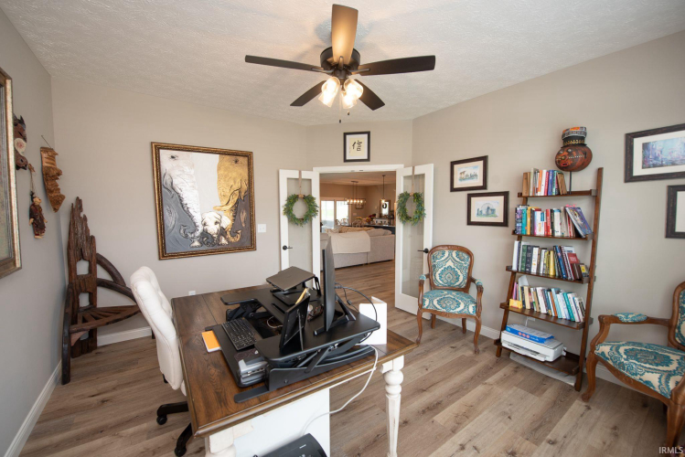 Listing Image 15