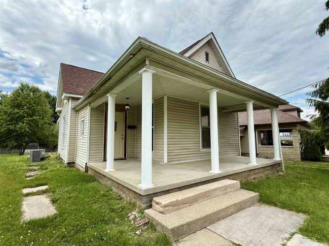 Listing Image 4