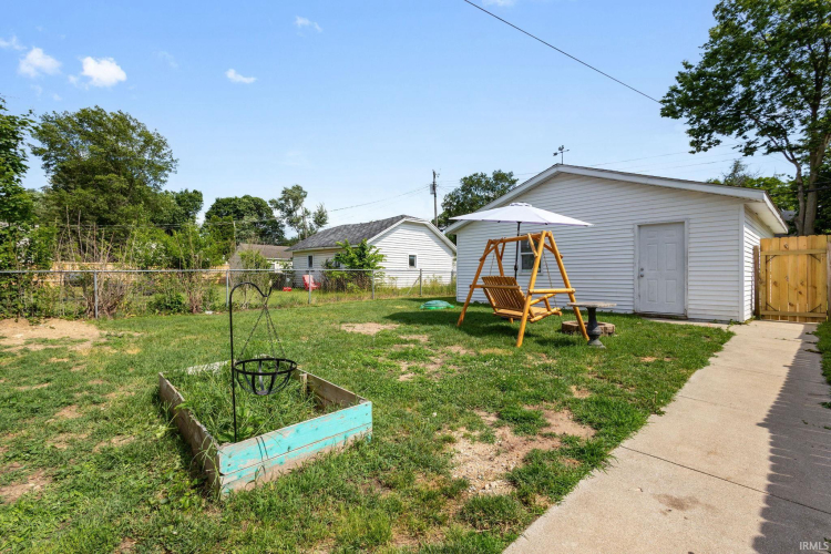 Listing Image 19