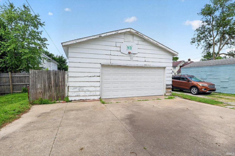 Listing Image 36