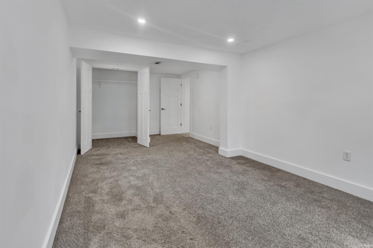 Listing Image 30