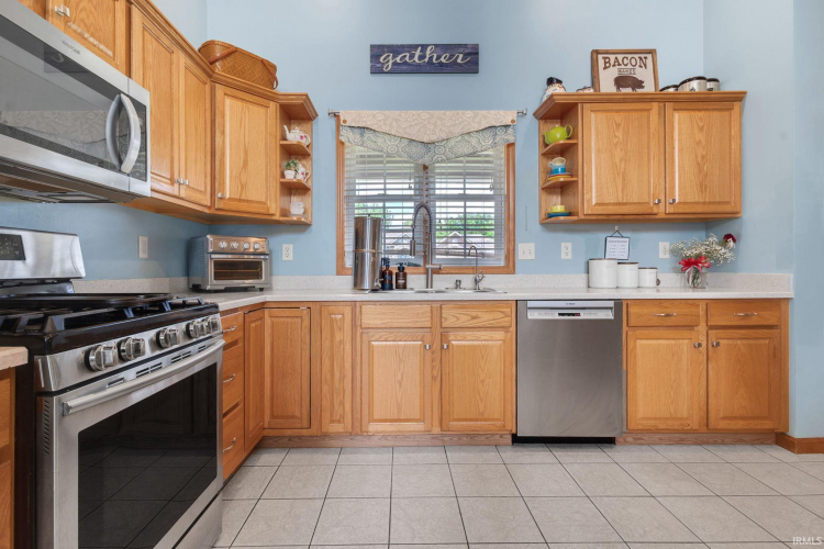 Listing Image 5
