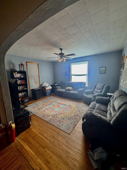 Listing Image 3