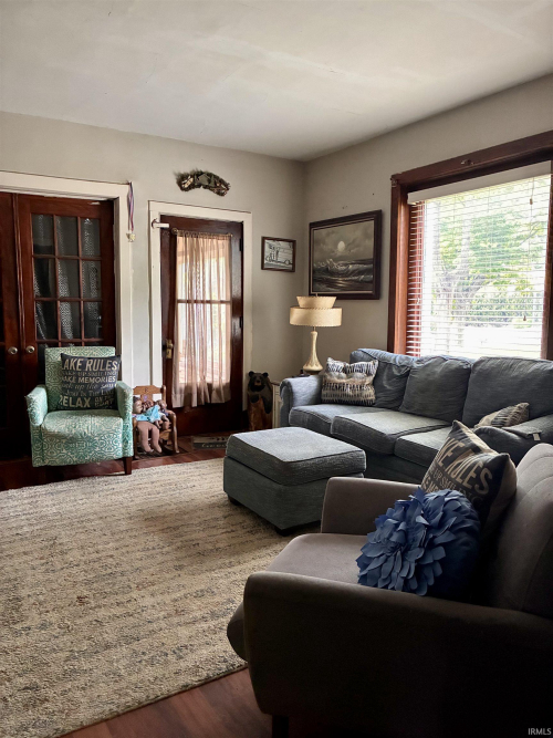 Listing Image 11