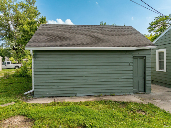 Listing Image 10