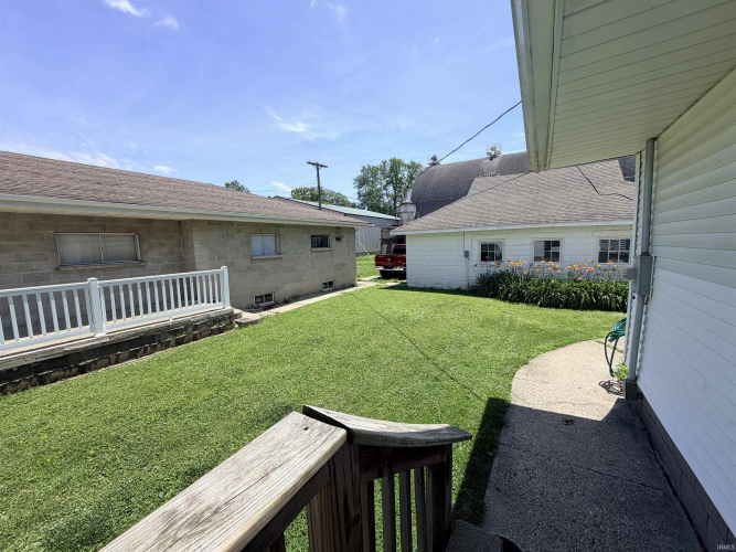 Listing Image 11