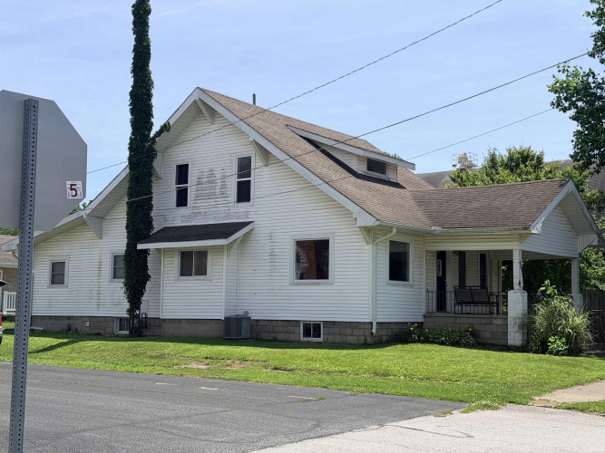 Listing Image 3
