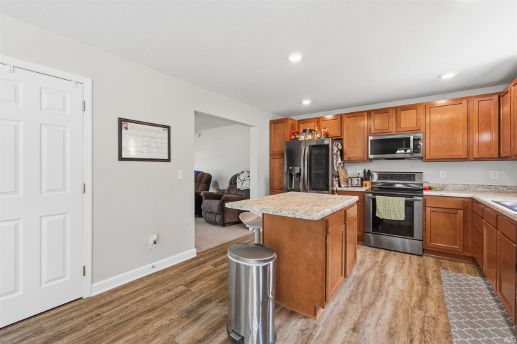 Listing Image 8
