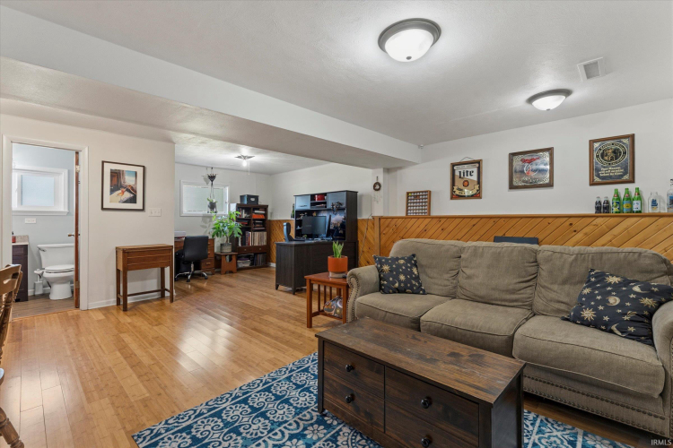 Listing Image 23
